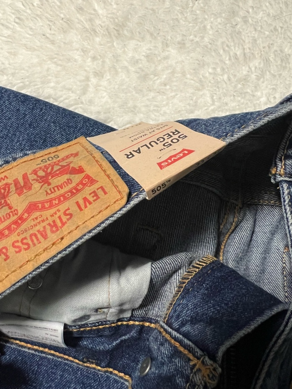 Levi's Relaxed Fit Medium Blue Denim Jeans - Picture 4 of 6
